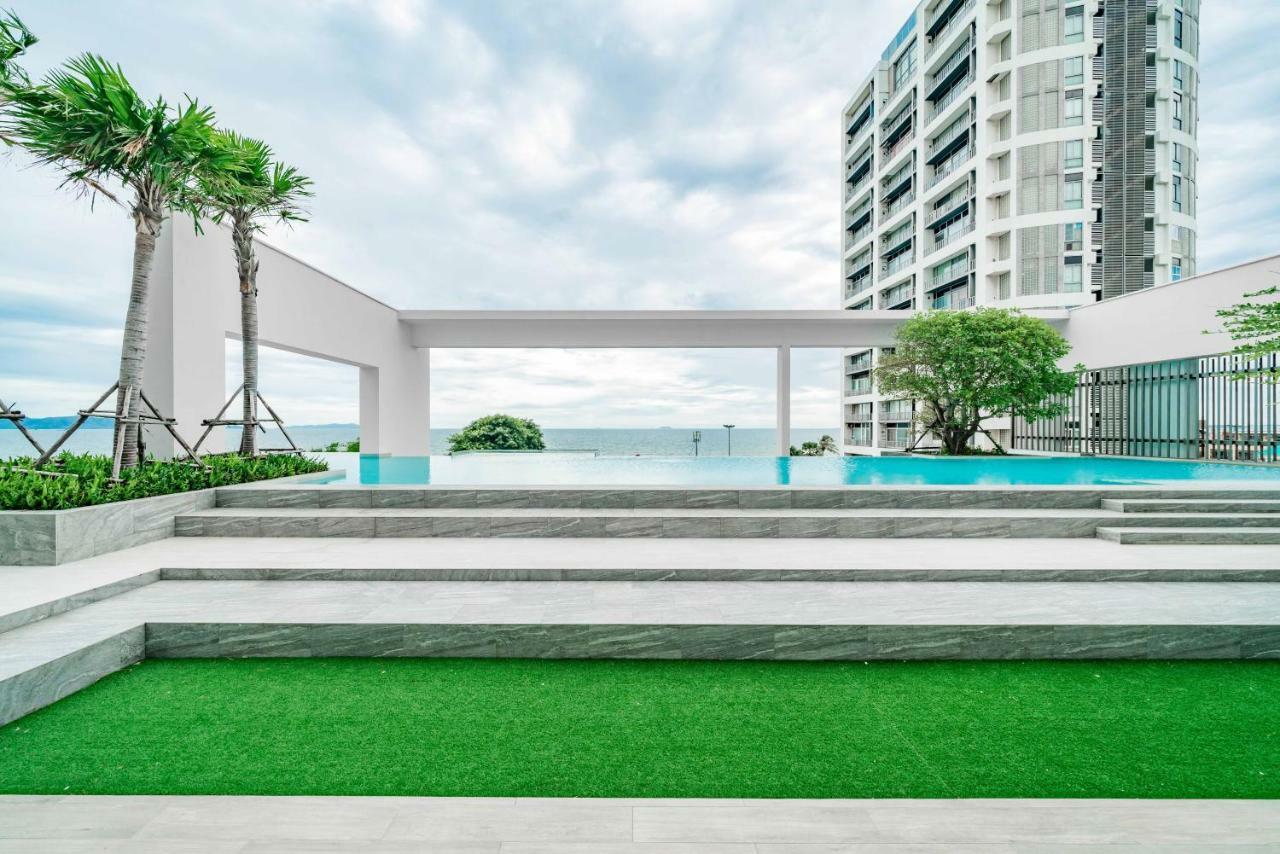 Pattaya Aeras Condotel Pantai Jomtien Luaran gambar